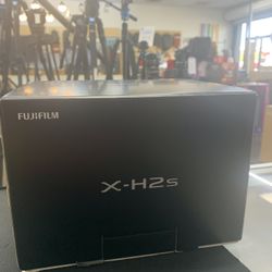 Fujifilm X-H2S