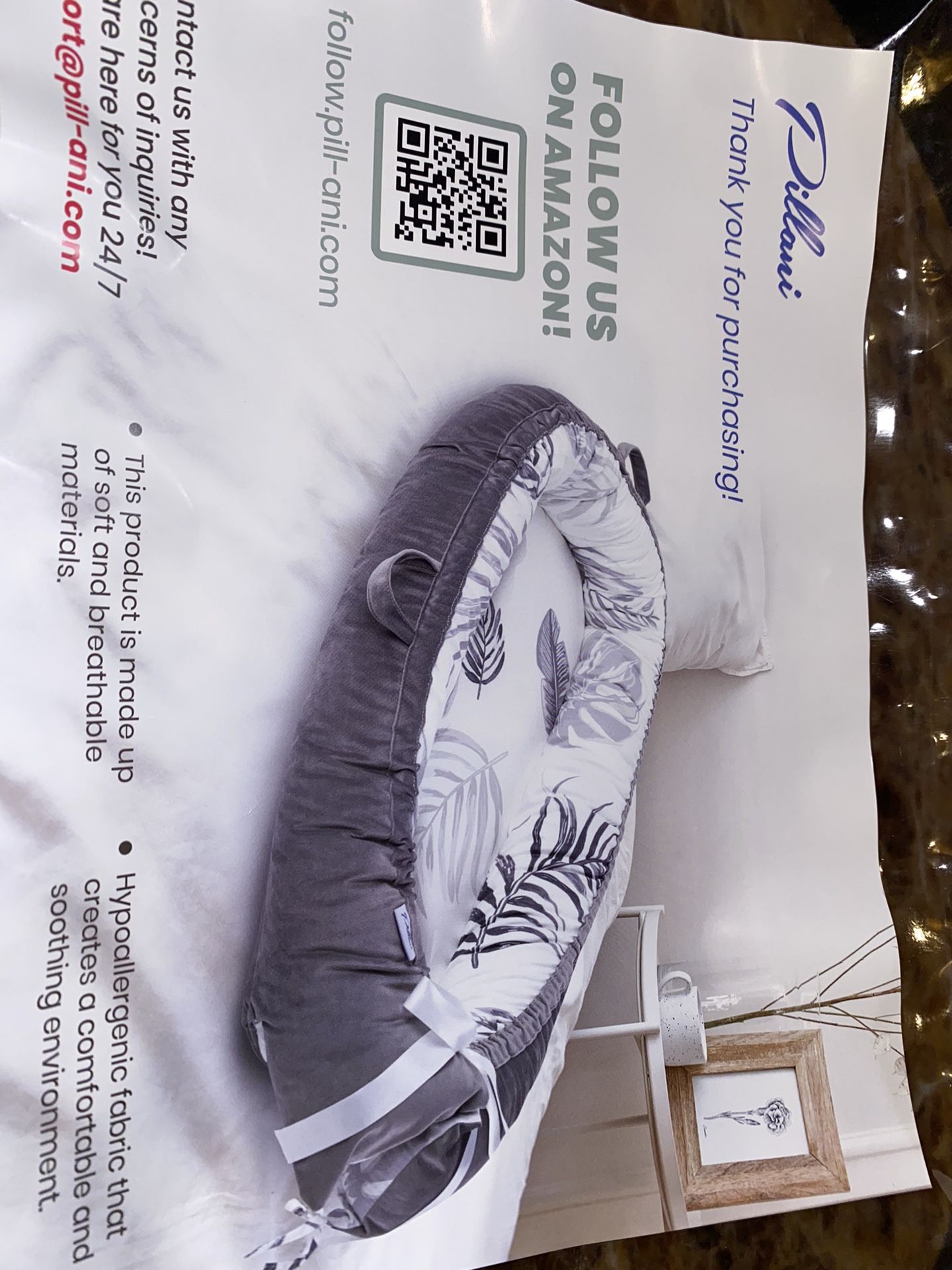 Brand New Infant Lounger / Creates a comfortable and soothing environment.