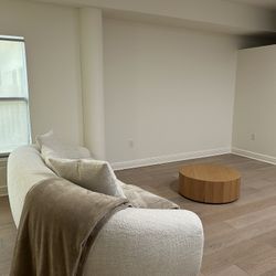 Round Coffee Table 