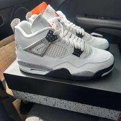 Retro 4 Air Jordans SIZE 9.5