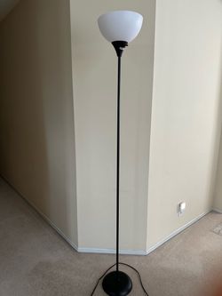 Black Torchiere 71’ Floor Lamp w/ light bulb $10