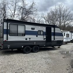 2021 Cherokee Gray Wolf 19sm Camper