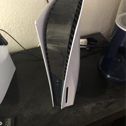 PS5 + Ps4 Games + 4TB External storage