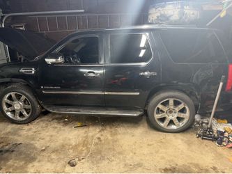 2008 Cadillac  scale