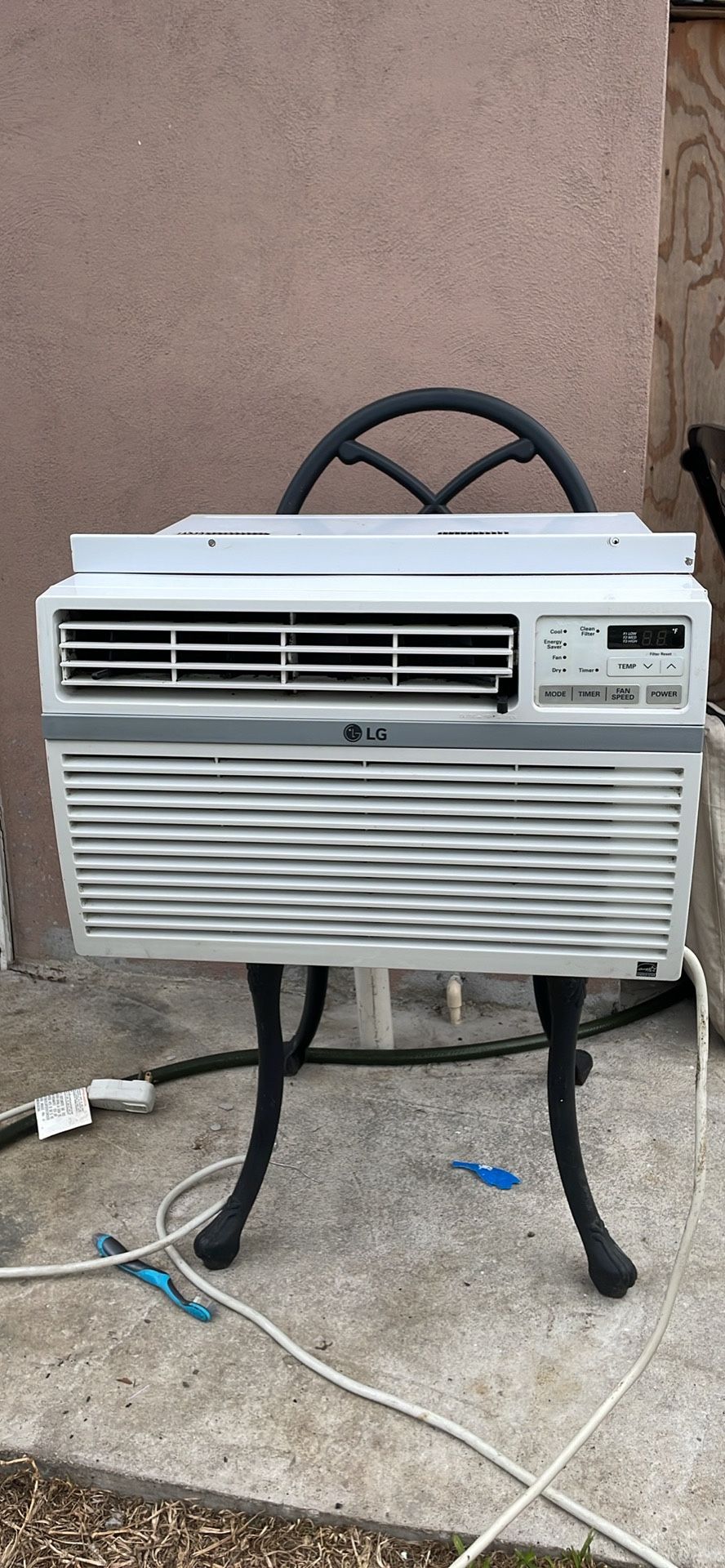 LG Window AC 11200 BTU Like New 
