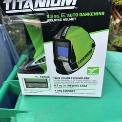 Auto darkening wall helmet 