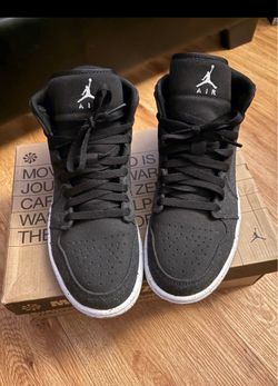 Air Jordan 1 Mid Sneakers size 8
