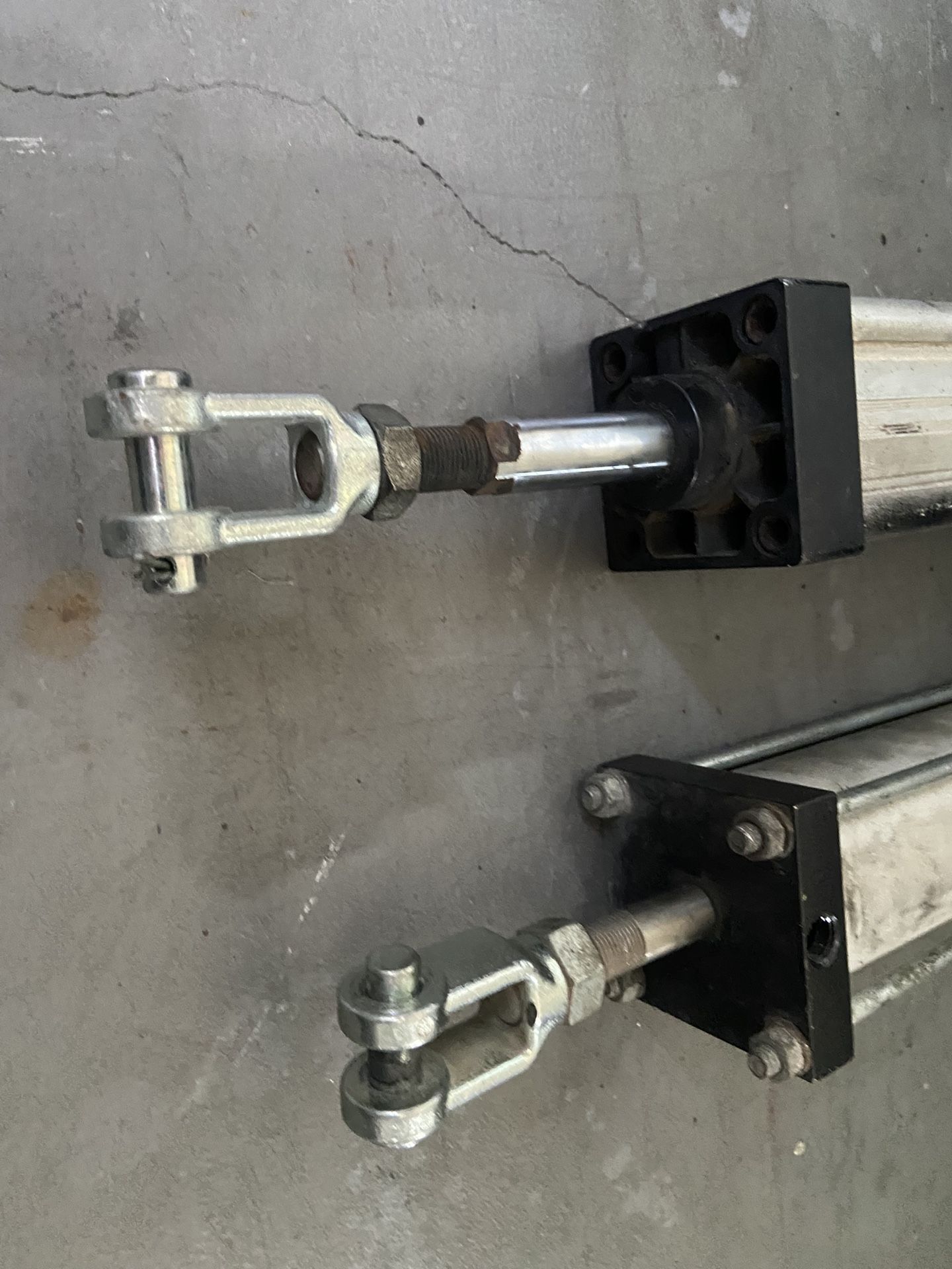 Dump Truck Tailgate Cylinder