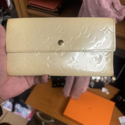 Louis Vuitton Long Yellow Vernis Amarante  Wallet