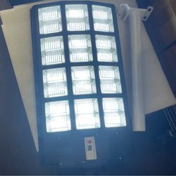 1000 Watts 1512 LED Solar Street Light With Post and Remote