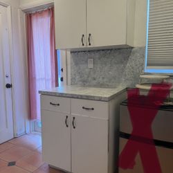 Free Upper and Lower Cabinet