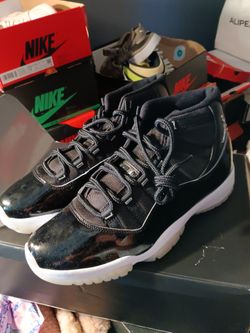 Air Jordan 11 Retro Black/White Sneakers