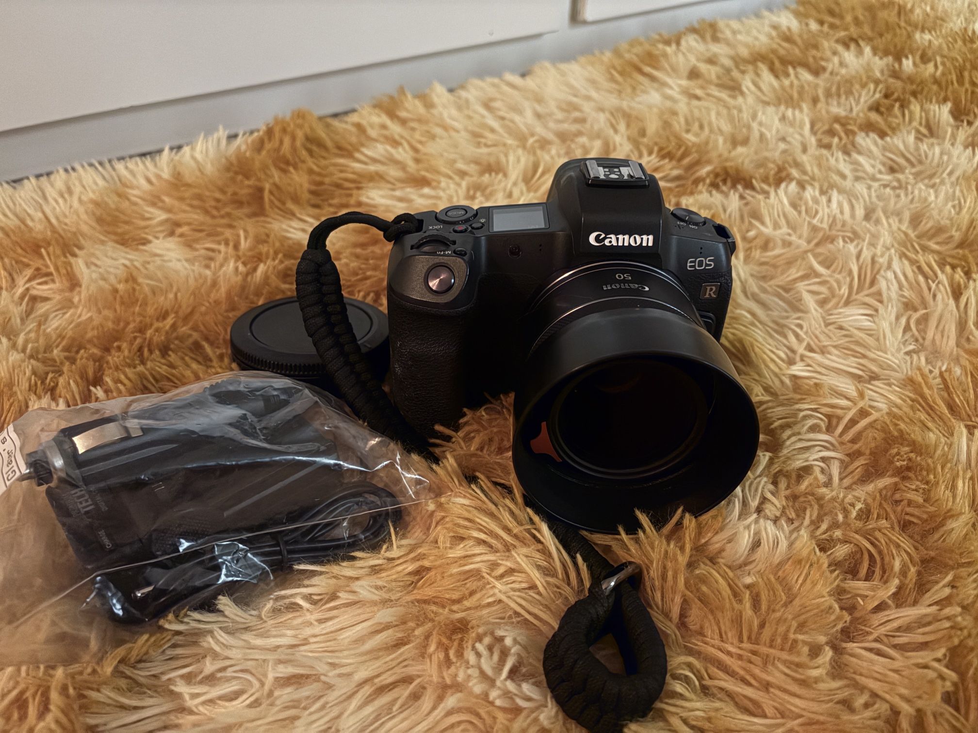 canon mirrorless eos r + rf 50 mm 1.8 and extras