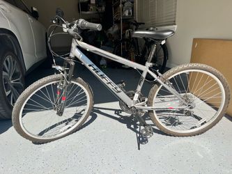 24" Huffy Rock Creek Bike - Good condition