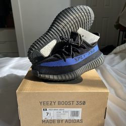 🔥For Sale:Yeezy Boost 350🔥