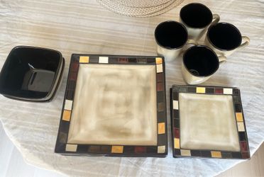 13 Piece Dinner Plate Set
