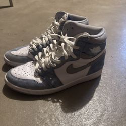 Air Jordan 1 Retro High OG Hyper Royal 
