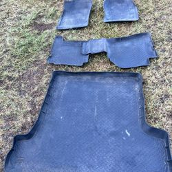 Huskies Heavy Duty Mats For 4 Runner