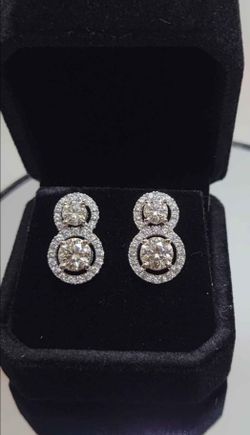 New 4ct Beautiful Moissanite Stud Earrings