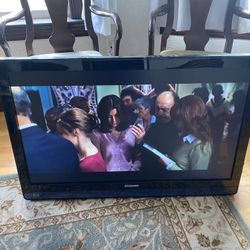42” Sylvania TV With Blue Ray Build In 