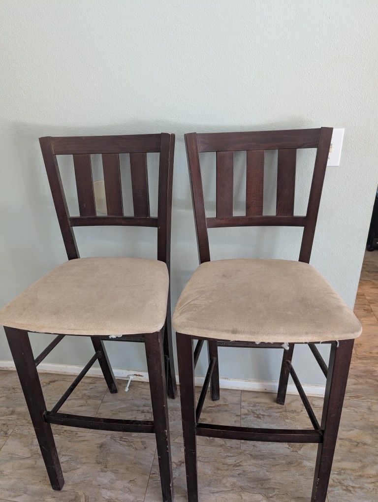 Wooden Chairs/Back Bar Stools