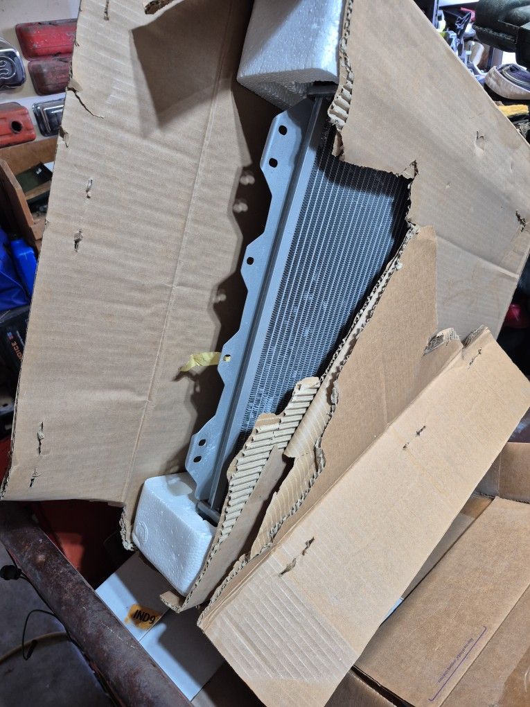 Brand new p t cruiser radiator