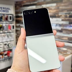 Samsung Galaxy Z Flip 5 256gb  Unlocked, FREE Smartwach/ Headphones. Pay $1 Today Rest in payments. NO CREDIT NEEDED FINANCING