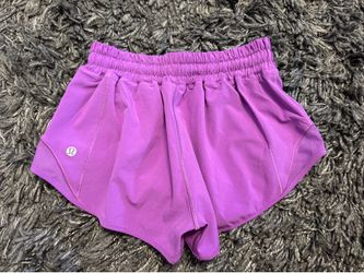 Lululemon Woman’s Purple Short Size 2