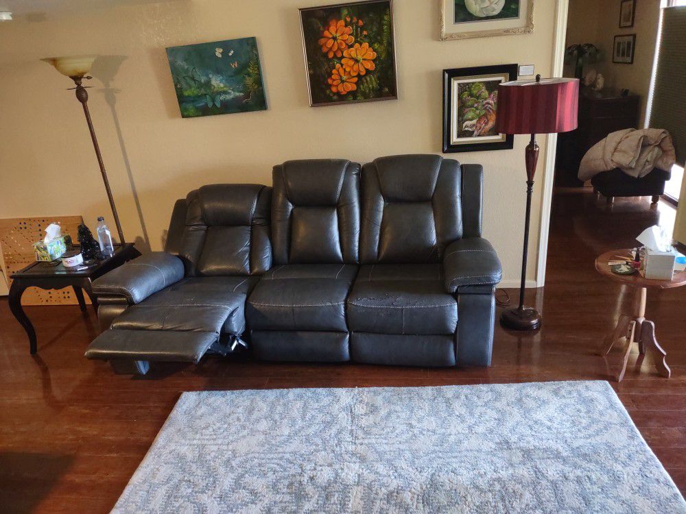 Recliner Couch Gray Some Peeling Works Great May Need To Be Disassembled To Get Out Of House