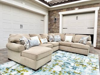 Family Size sectional U Sofa