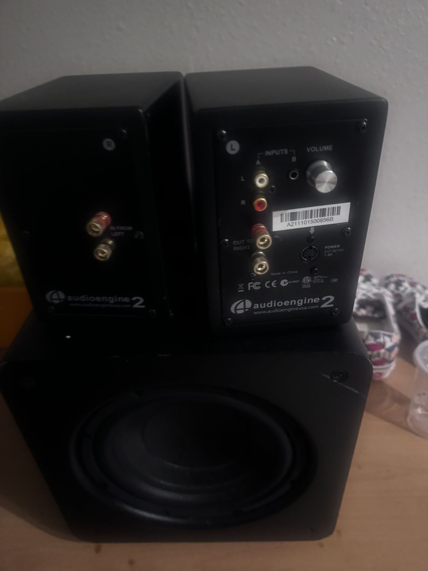 Desk Top Speakers And Sub