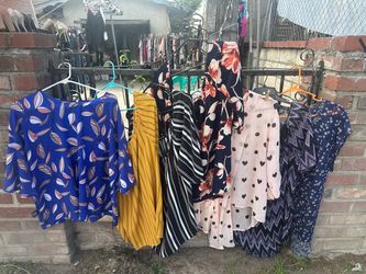 Ladies Clothes $1-$2    Not free