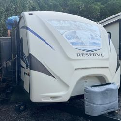 🚐 FOR SALE – 2014 RESERVE 28FT CAMPER 🚐