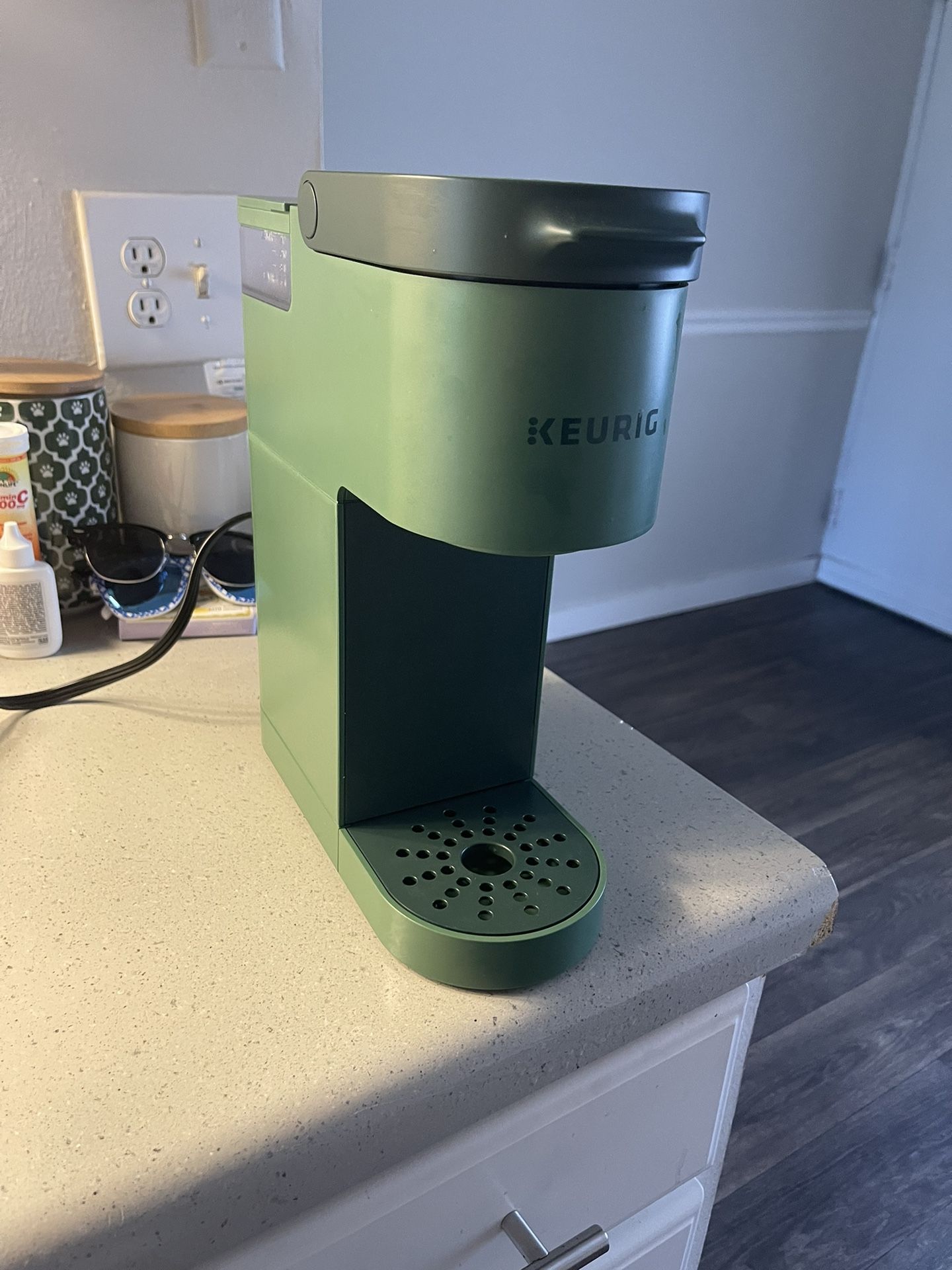 Keurig K-Mini Single Serve Coffee Machine, Evergreen
