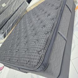 King Sizes Mattress And Box Spring Beautyrest Black 
