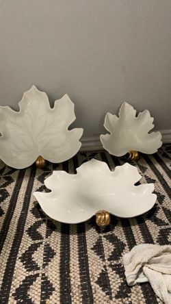 White Ceramic Leaf Dishes with Gold Feet – Set of 3