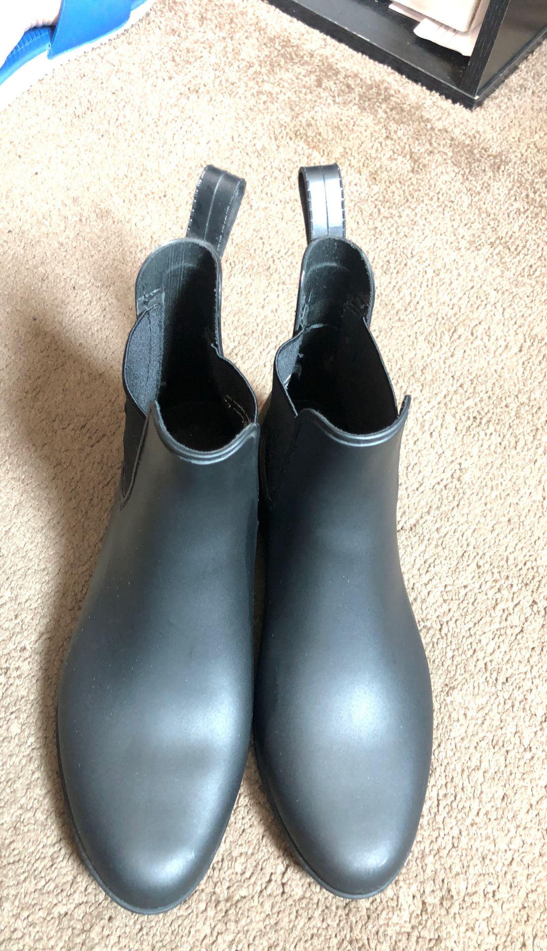 Cute black boots