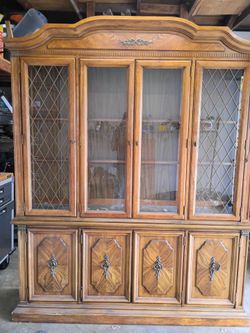 Kitchen cabinet