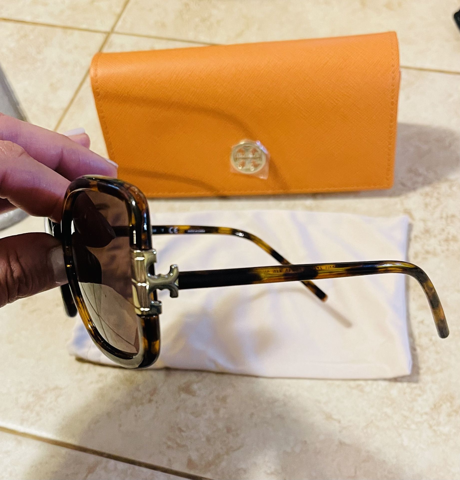 Tory Burch Eleanor Sunglasses 