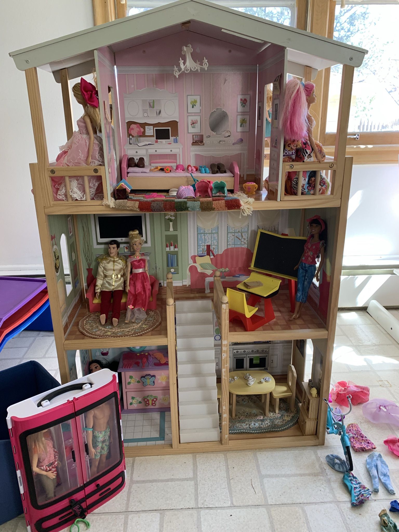 Barbie House & Lot of Furnishings, Barbie Clothes, Accessories and Barbie Dolls