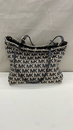 Michael Kors purse. Item No 456 (Shopgoodwill)