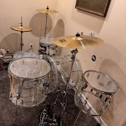 Pearl Crystal Beat Drum Set