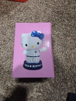 Hello Kitty bobblehead