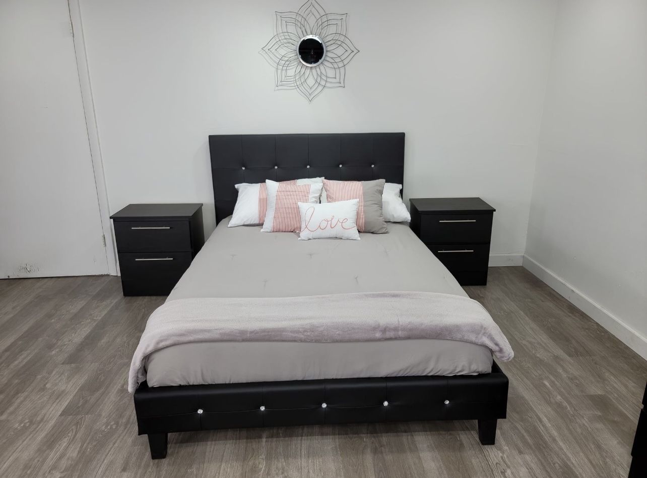 Brand New Bed And 2 Nightstands - CAMA Y 2 Mesitas De Noche Nuevas A Estrenar