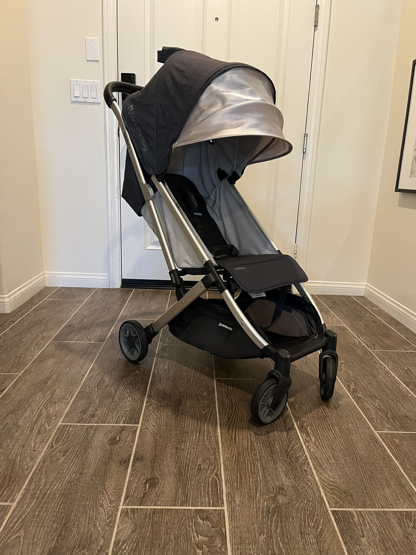 Uppa Baby Minu - MINU Stroller - Jordan (Charcoal Melange/Silver/Black Leather)