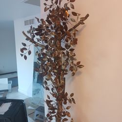 The 8ft TREE OF RUST ... SO RUSTFULLNESS AND COZY