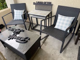 Patio set like new condition