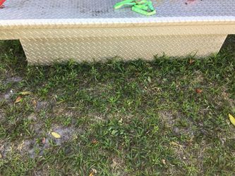 Tool box for truck bed