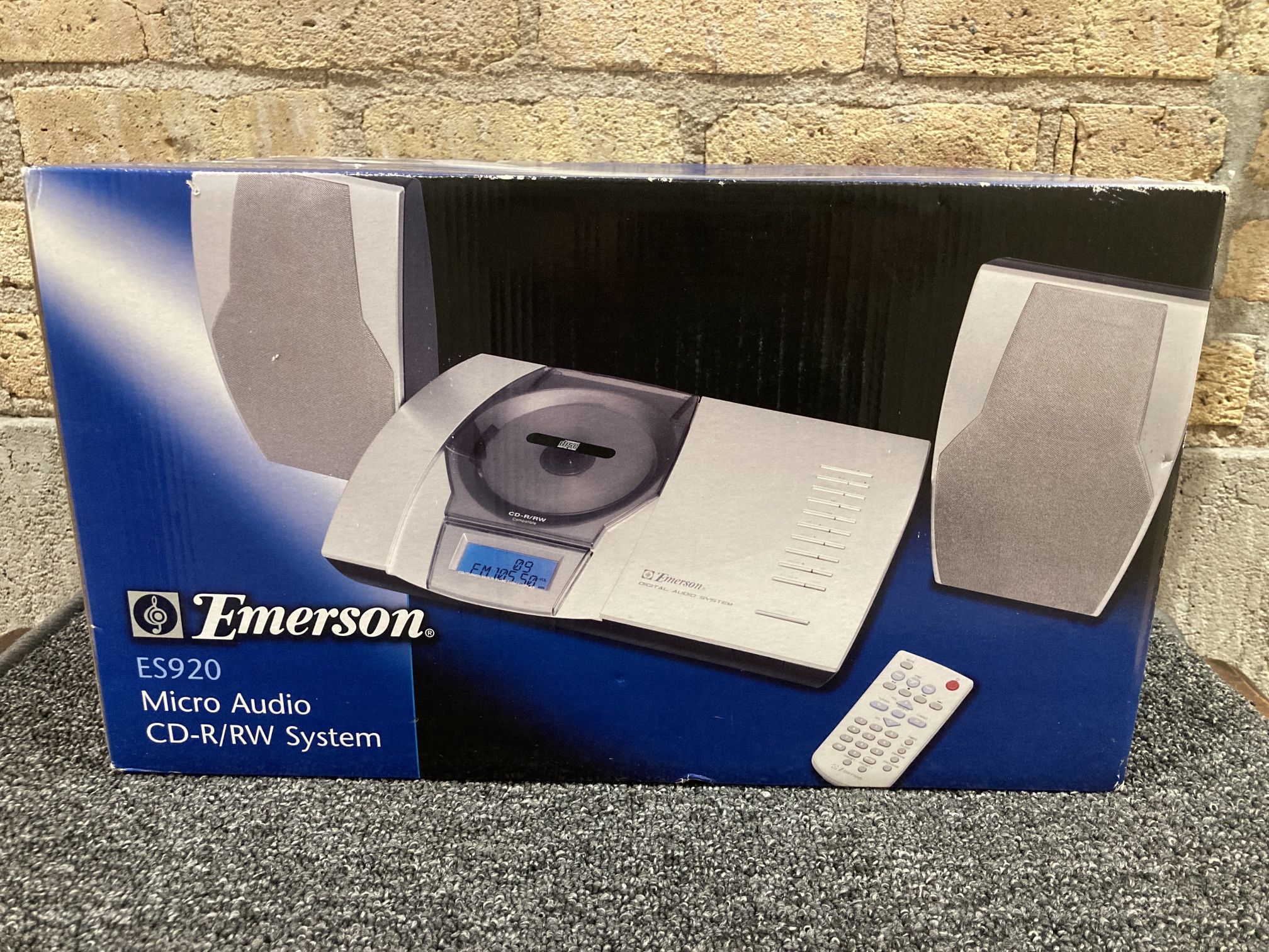 *NEW* 2005 Emerson ES920 Micro Audio CD-R/RW System (CD Player, Radio, Remote)
