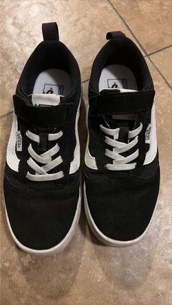Boys tennis vans size2.5
